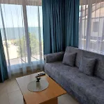 аурелия бей Hotel Ravda