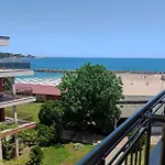 аурелия бей *