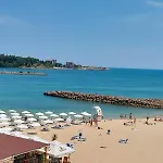 аурелия бей Hotel