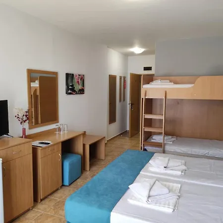 аурелия бей *