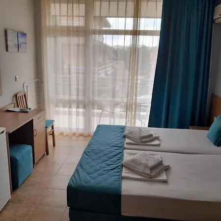 аурелия бей Отель *