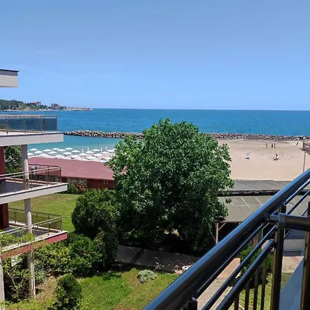 аурелия бей *