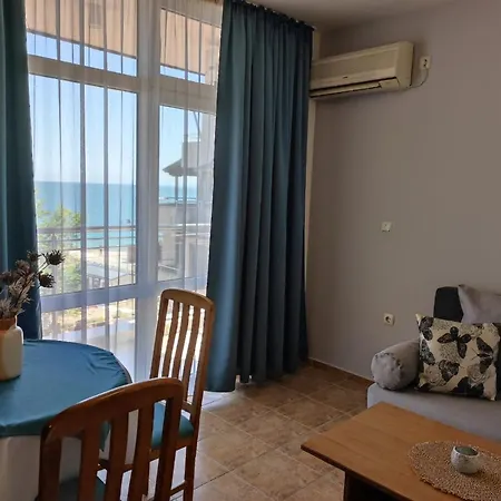 аурелия бей Отель Равда