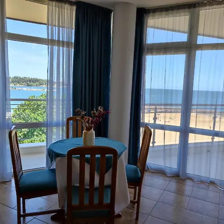 аурелия бей *