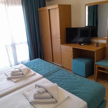 аурелия бей