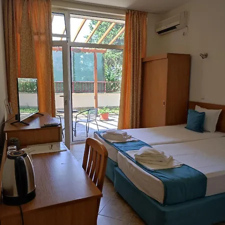 аурелия бей Отель *