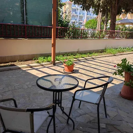 аурелия бей *