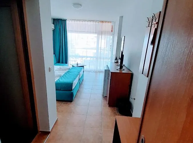 Szálloda аурелия бей Ravda