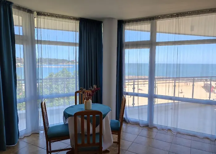 Szálloda аурелия бей *