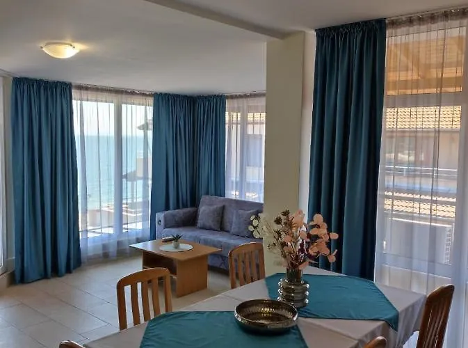 Szálloda аурелия бей Ravda