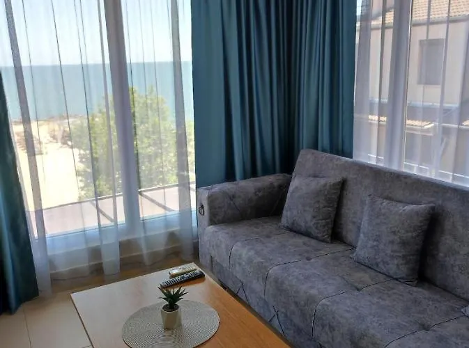 аурелия бей Szálloda Ravda