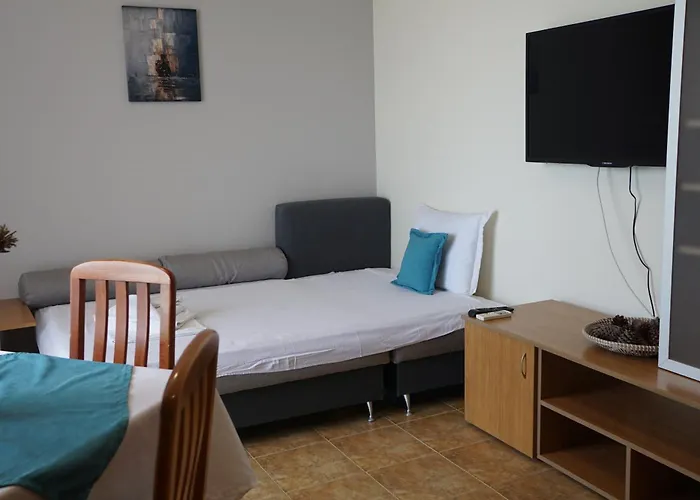 аурелия бей Szálloda Ravda