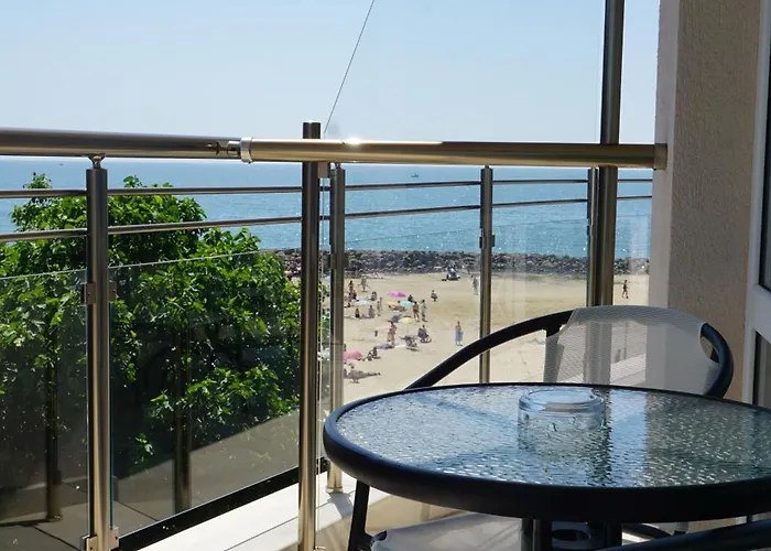 аурелия бей Szálloda Ravda