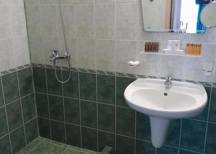 аурелия бей Szálloda Ravda